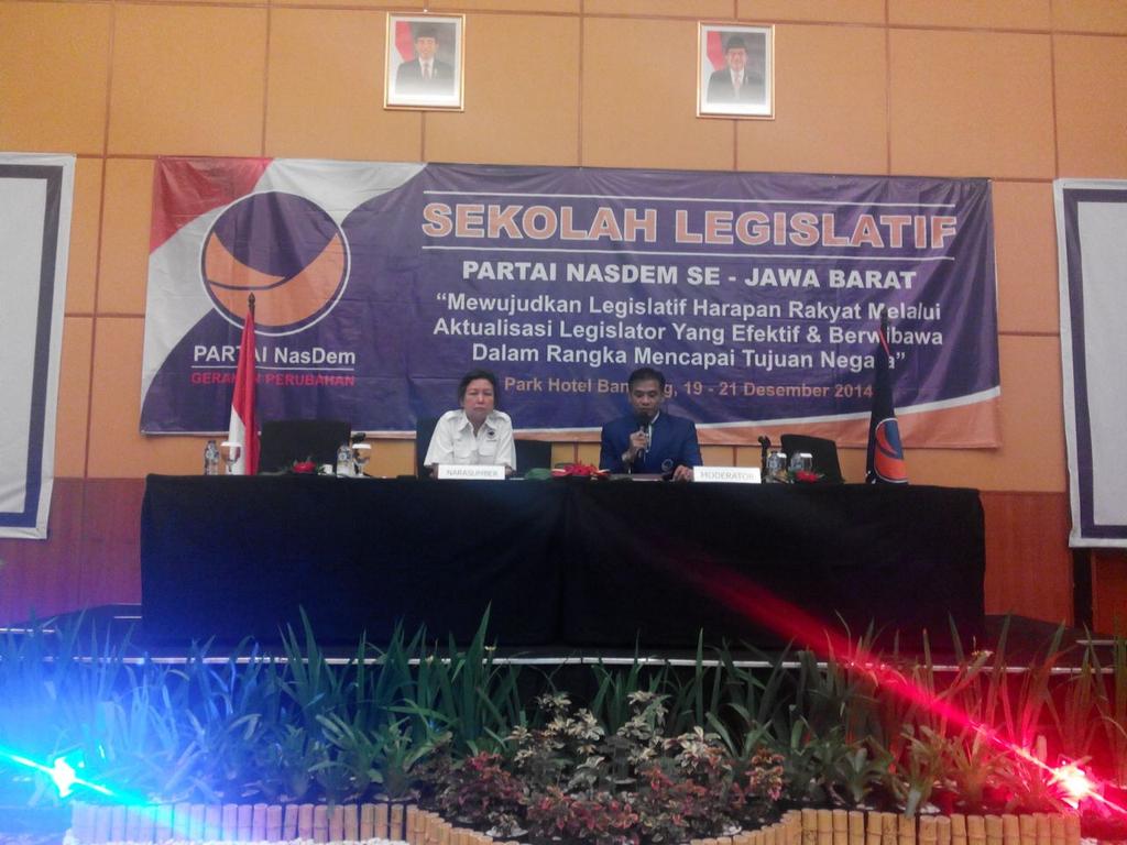 Donny Damara " Politik &amp; Media "@ Sekolah legislatif