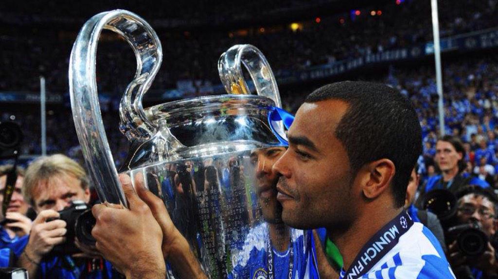 A very Happy  Birthday to Ashley Cole, the best English LB of his time  