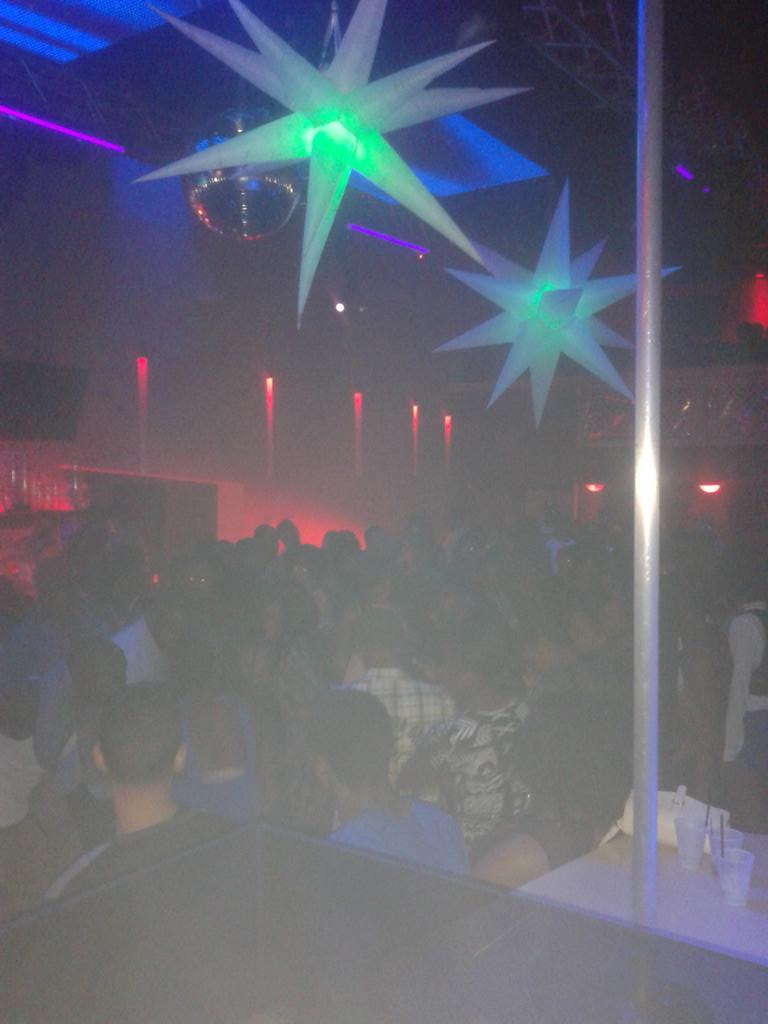 DJNATE_305's tweet image. Sliding back from Gainesville... #UF was turnt up at #GRADBASH2K14 wit me all night.... movieee... #TopNotchEnt