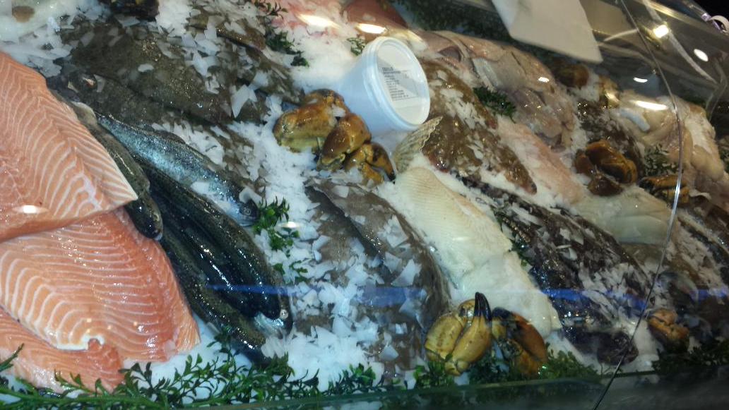 Een greep uit ons assortiment vandaag van de visserman! !#griet,#tarbot,#tongschar,#zeeduivel,zeetong, #krabscharen!