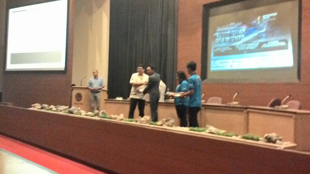 Memento giving to Mr Bani Tiofan from <a href="/SKKMigas/">SKK MIGAS</a>