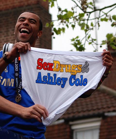 Happy Birthday former Blue & Champion of Europe, Ashley Cole ... love this photo :) 