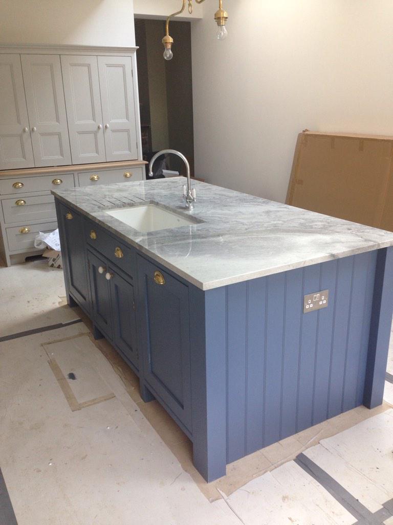 FBCarpentry's tweet image. Central island houses the bins, and dishwasher.