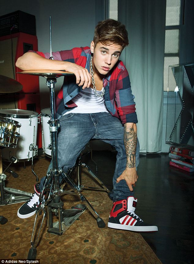 Aprendiz jugador Remolque Kai on Twitter: "Model looks: Justin Bieber launches the 2013 winter  collection for the Adidas NEO label @justinbieber http://t.co/ppB3KXIChY" /  Twitter