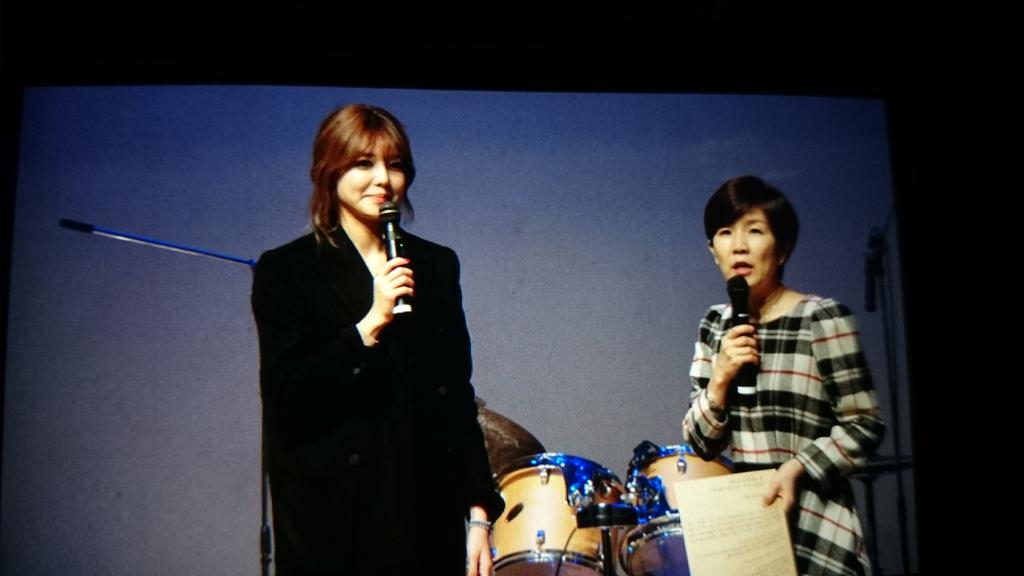 [PIC][20-12-014]SooYoung xuất hiện tại sự kiện "Korean Retinitis Pigmentosa Charity" vào chiều nay B5SX6-gCMAA_-vb