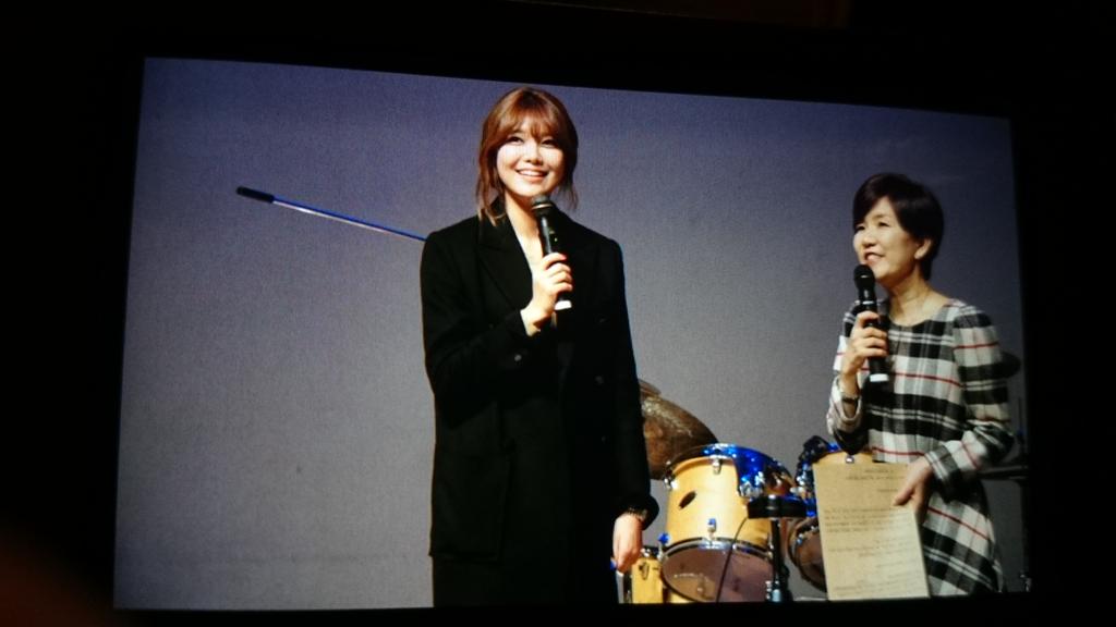 [PIC][20-12-014]SooYoung xuất hiện tại sự kiện "Korean Retinitis Pigmentosa Charity" vào chiều nay B5SX7R6CcAAVcJR
