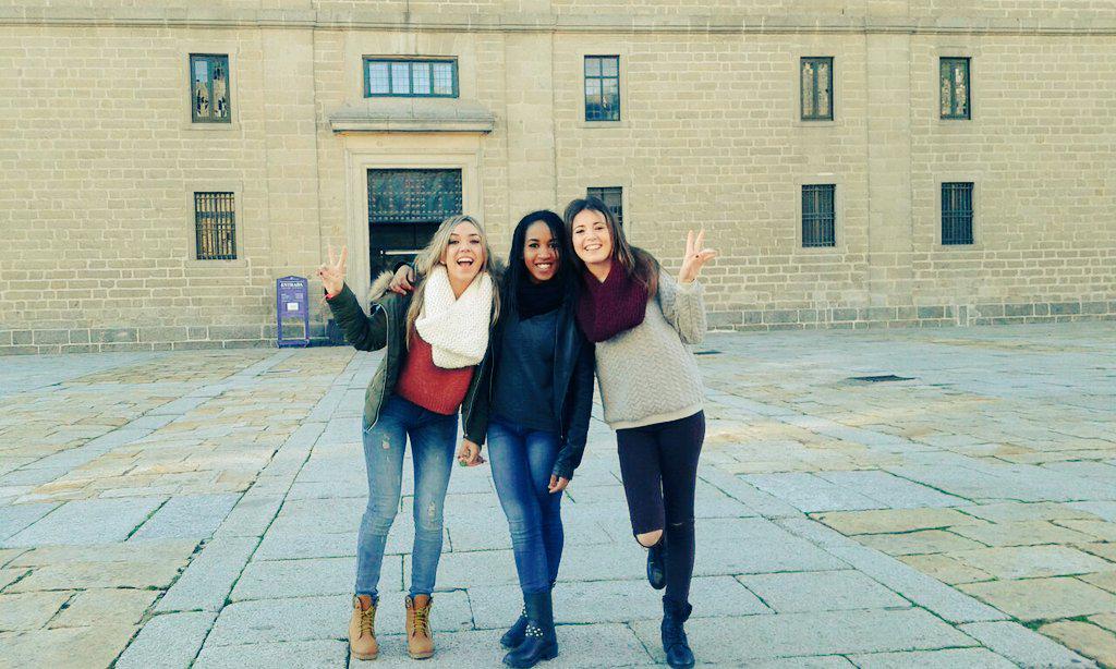 Carolabodon's tweet photo. Madrid💜💜💜💜 http://t.co/YYAsCY1Cxv