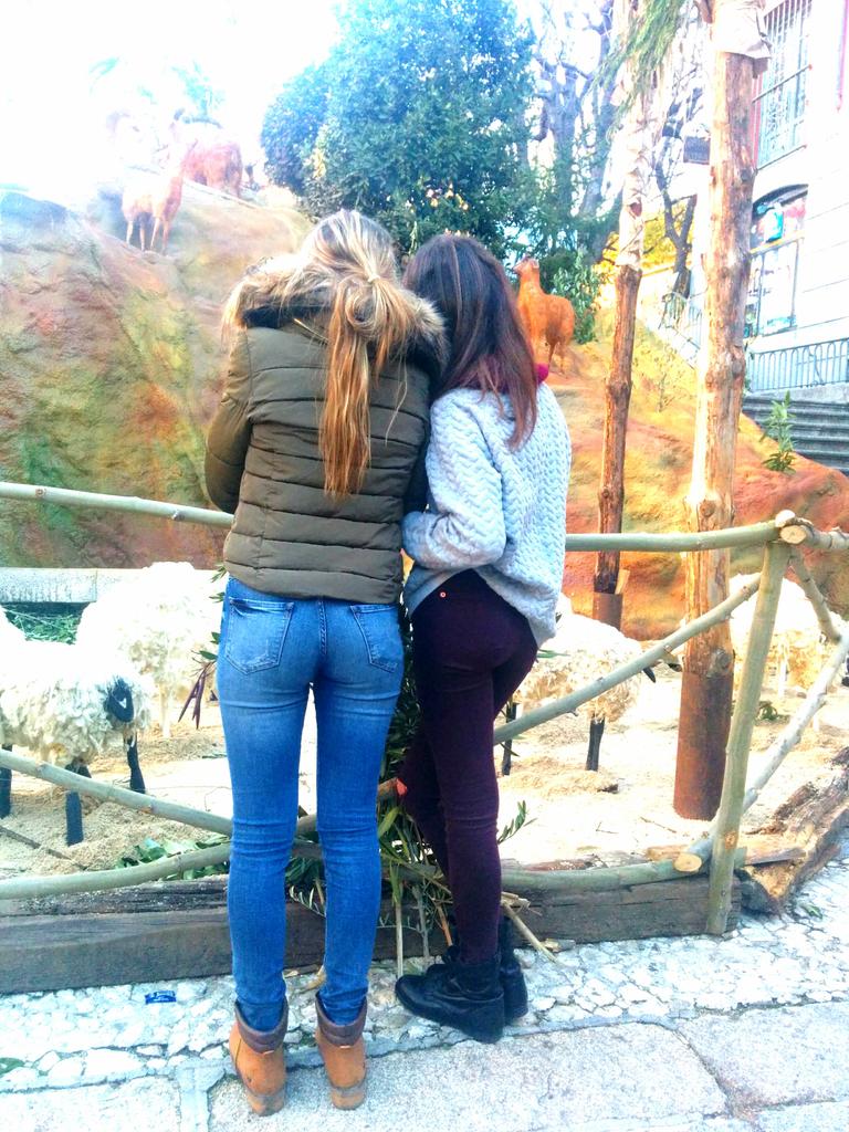 Carolabodon's tweet photo. Madrid💜💜💜💜 http://t.co/YYAsCY1Cxv