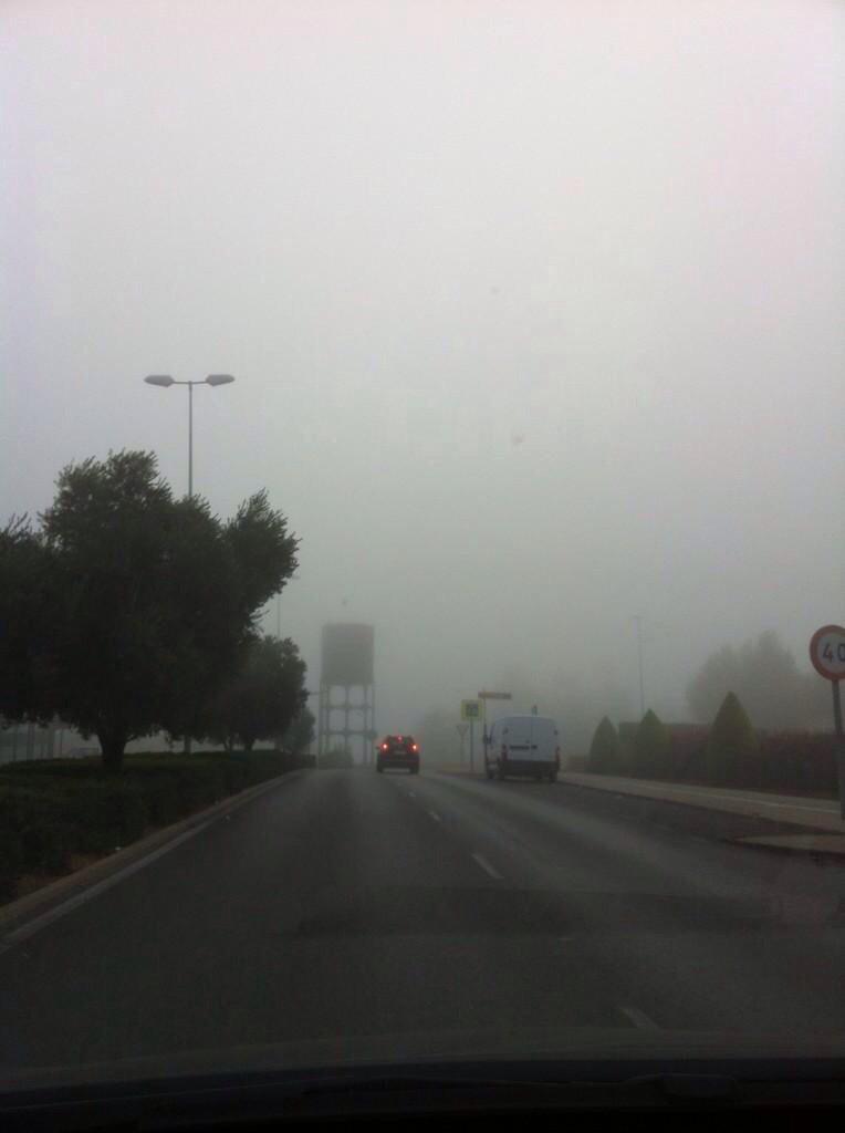 wikiCR's tweet photo. La protagonista del sábado es la NIEBLA en toda la provincia. 
¡Extremar las preocupaciones en las carreteras! http://t.co/eeHqkiwl7b