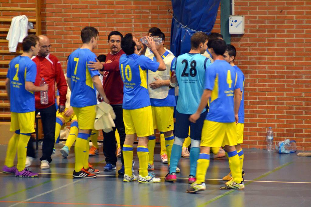 ¡Buenos días! Ultimo partido del año contra @ZafraFutsal una victoria nos realzaría a la zona de arriba <a href="/CdBfutsal/"> CdB futsal</a> ⚽️