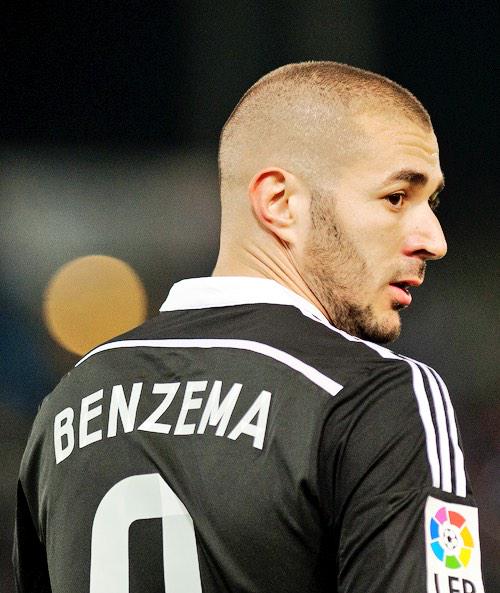 HAPPY BIRTHDAY KARIM BENZEMA !!! Feliz Coumple Anos Benze :) 