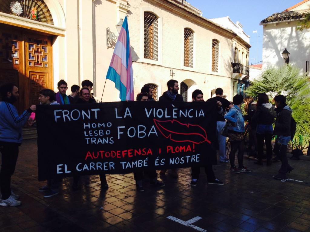 ValEntreTotes's tweet photo. Ja estem a la plaça! Comencem la jornada VALÈNCIA ENTRE TOTES - ATUREM EL FEIXISME - música, tallers i paella! http://t.co/DMuQG8frsH