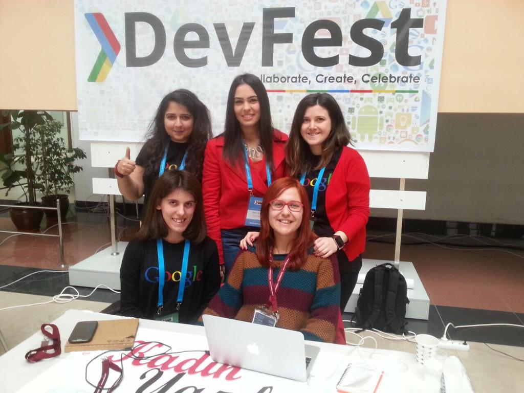 kadinyazilimci's tweet photo. 13:00'te Markafoni geliştiricileri Bilgisayar Kulübü odasında atölye yapacak. #DevFestStudent http://t.co/J8vAAPznnF
