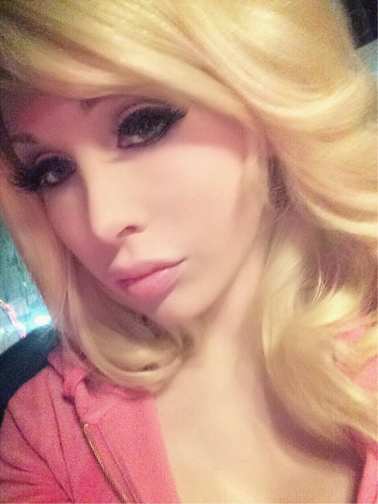 Trannies with chicks - Photos and other amusements Trannie sex videos