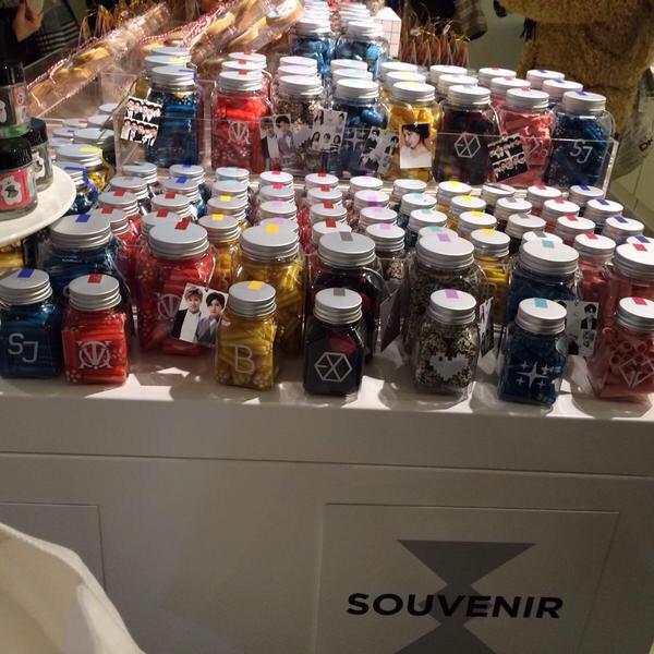 141220~29 /150226 Goods de SHINee @ SMTOWN en Coex Artium B5SuZl3CAAEP58p