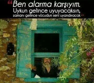 BenTubii's tweet photo. Gece geç yatıp sabah geç uyanan bir vücut yapısına sahipsen beraber alarmı protesto edebiliriz ajsjdnfn http://t.co/Car6OV5IFK