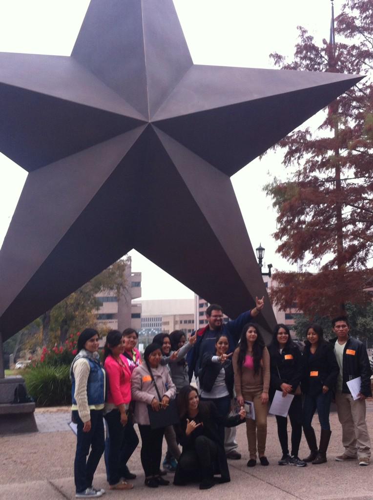 alomm's tweet photo. Gracias por todo #proyecta100000 :) fue una experiencia inolvidable http://t.co/xXB4C5GUMV