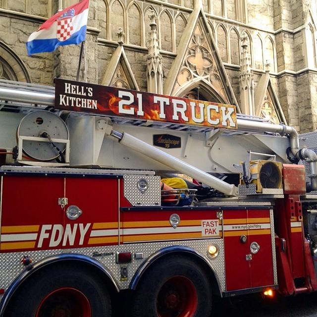 AFireStation's tweet image. Found this cool photo, not mine #FDNY #Ladder21 #HellsKitchen #FireTruck #FireEngine #Bravest #FireDepartment #Fi...