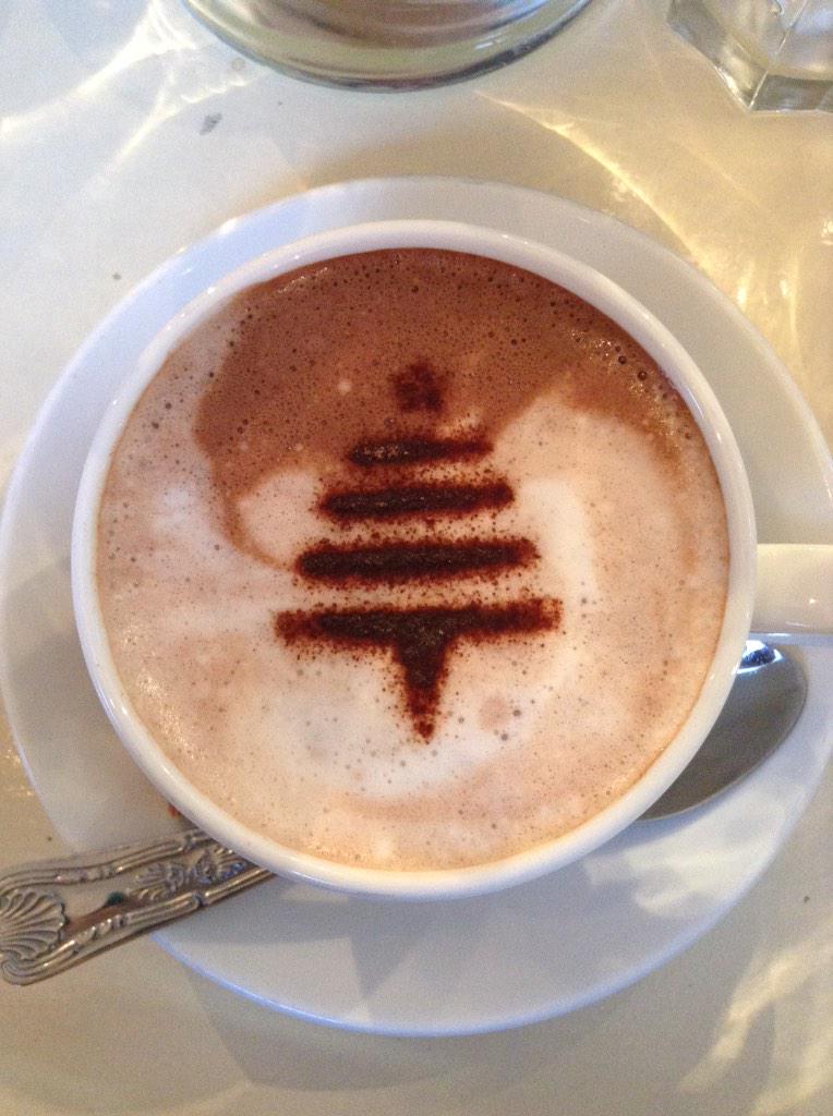 _jay2002_'s tweet image. U Be Jelly #ChristmasTreeHotChocolate