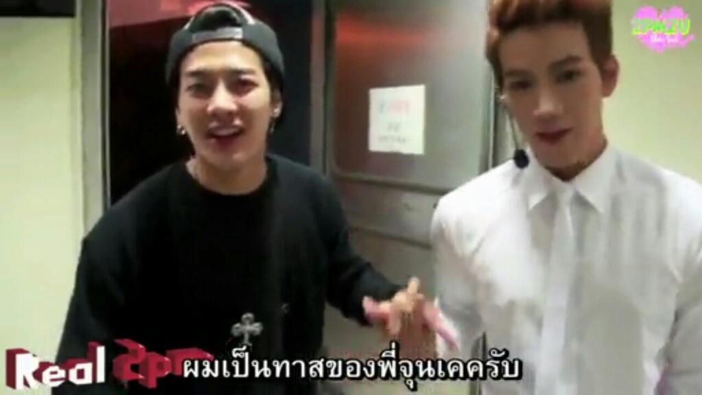 Poshix17's tweet photo. เอาจริงๆจิ้นคู่นี้ก่อนหน้าโมเม้นในคอนอีก 55555 #junson #ลัทธิแจ็คสันเคะ โมเม้นขอแต่งงานนี้ฟินไปโลกหน้าเลยค่าา 💕😍 http://t.co/gKcA3XJ1Zw