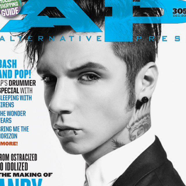 hellayounggod's tweet photo. #HotTopicBiersack @AndyBVB http://t.co/oFhAs8N6JY