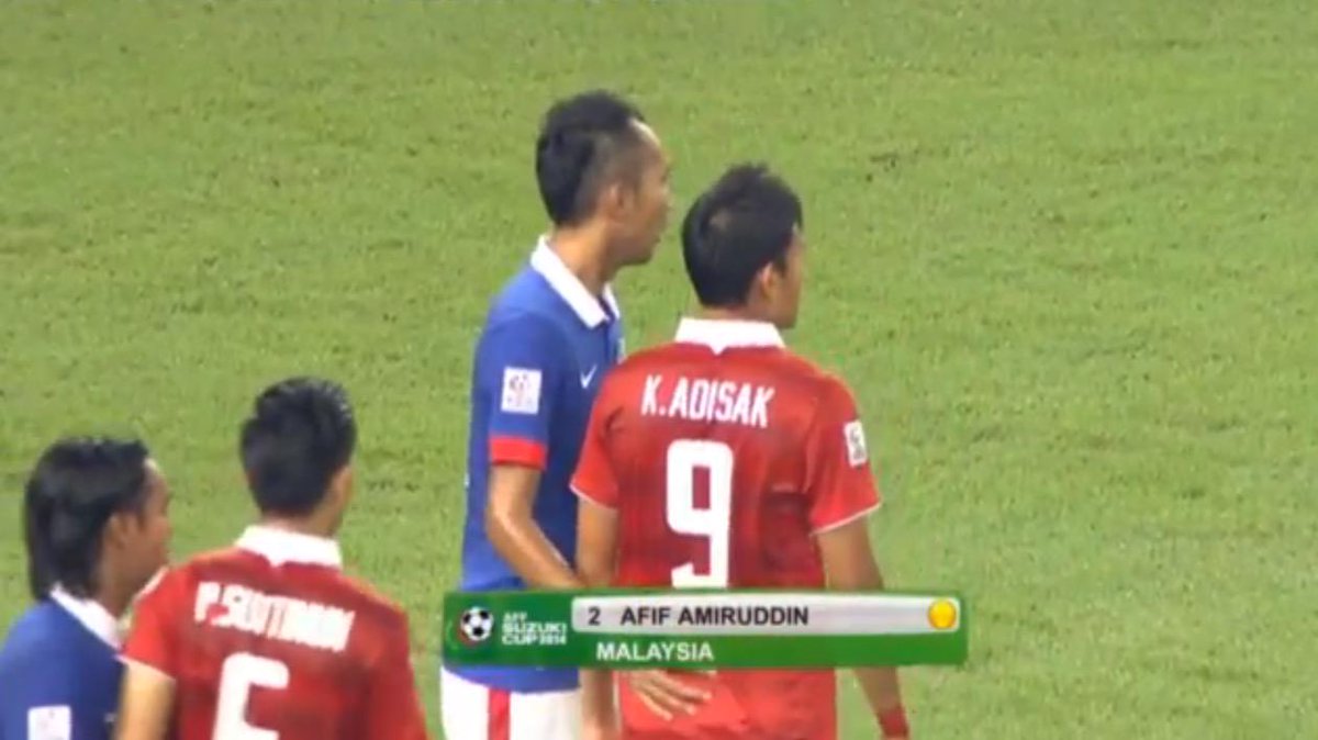 20' Yellow Card to Amiruddin for a late foul. 

Malaysia survive the free kick  #AFFSuzukiCup http://t.co/gCD16FXRJ9