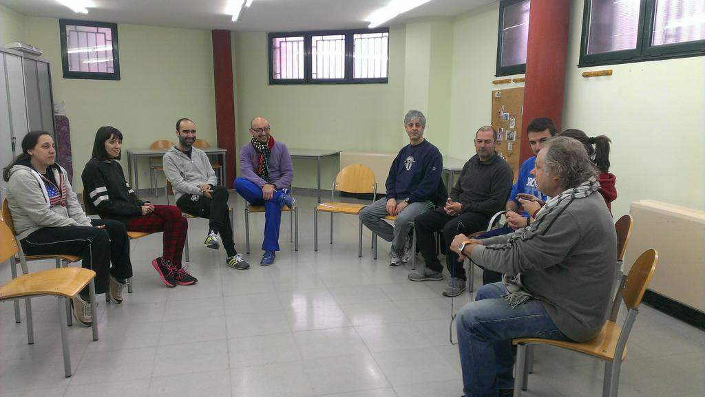 teatrocyl's tweet photo. ¡¡Media mañana del curso de impro con Carles!!, estamos encantados... http://t.co/2c899D1MQN