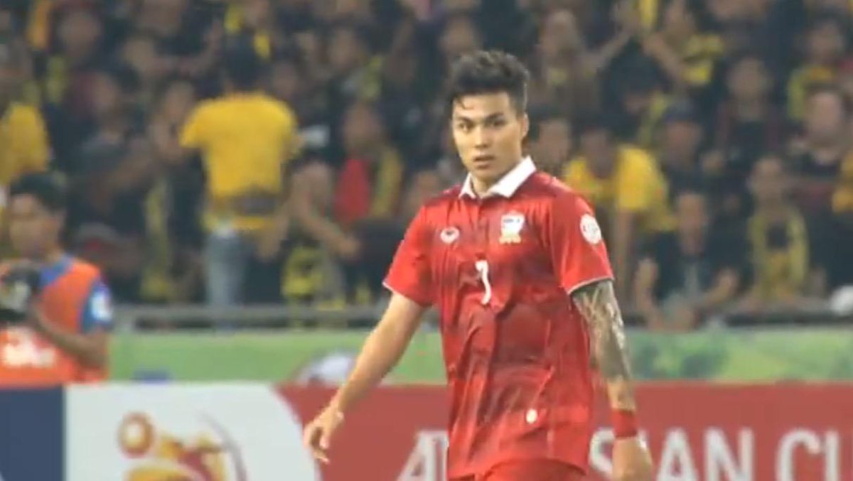 29' Chappuis takes a shot as he tries to inject himself into the match. Can he bring Thailand level? #AFFSuzukiCup http://t.co/krlkTGDyKX
