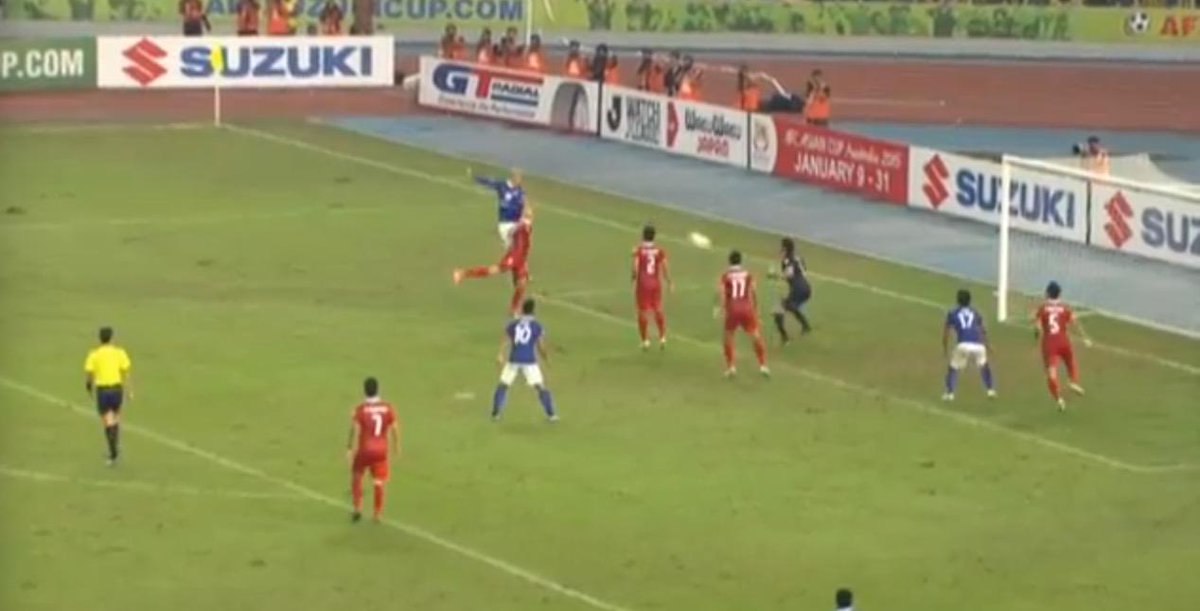 45 + 2' GOAL for Malaysia! A great header from Indra Putra puts Malaysia 2 goals ahead #AFFSuzukiCup http://t.co/ffREkZJtAI
