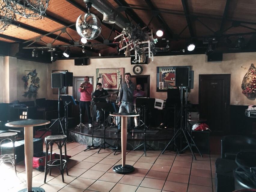 Sessiliam's tweet photo. Ya lo tenemos todo preparado para esta noche, como todos los años desde las 0:00 en Lemon Café y Copas http://t.co/JF9dzJOzHj
