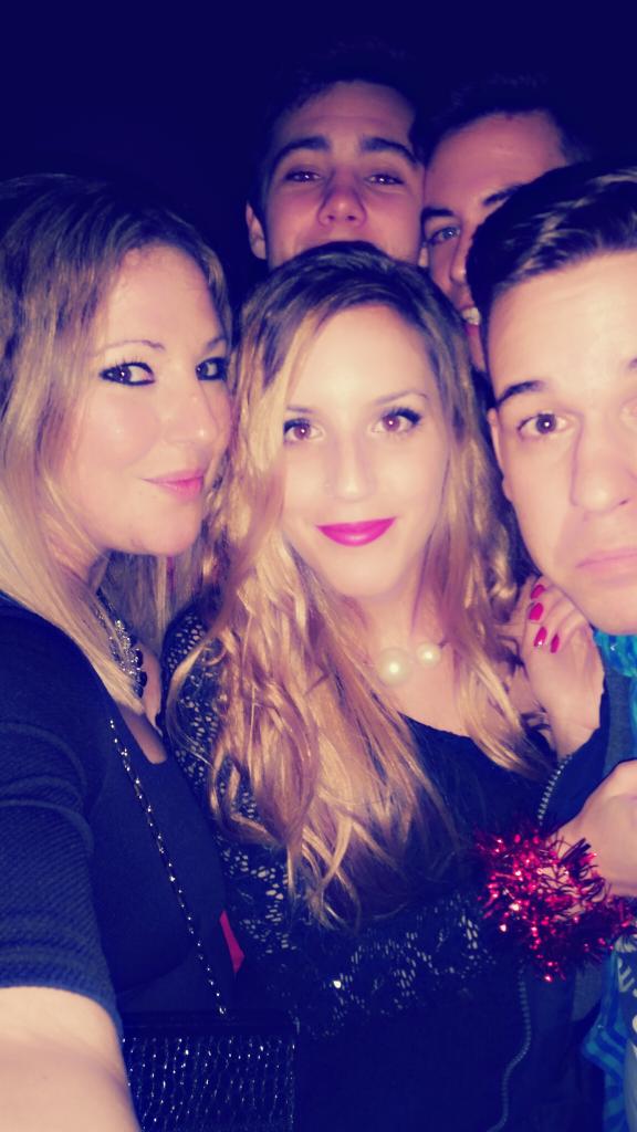 BarbaraFreixas's tweet photo. Gran noche con Mi grupo #1SA @SheilaaRuiz @Davidabadia7 #PabloP y #Morales entre ellos... http://t.co/xzeWMI8Oyw