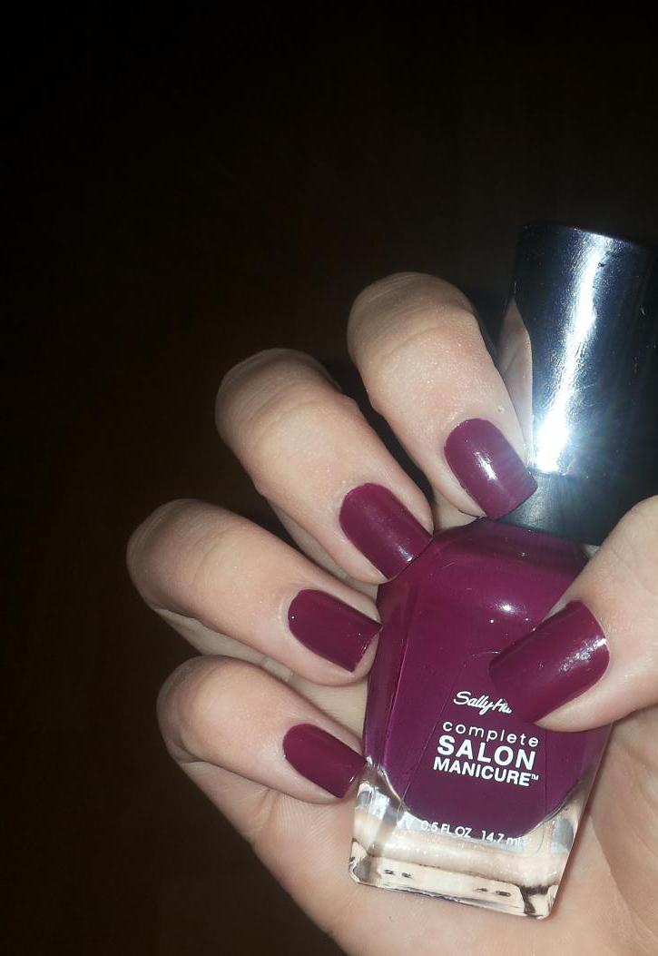 Love this colour! One of my favourites. ♡ #SallyHansen #notd #MyNails #Loveit #_WLN