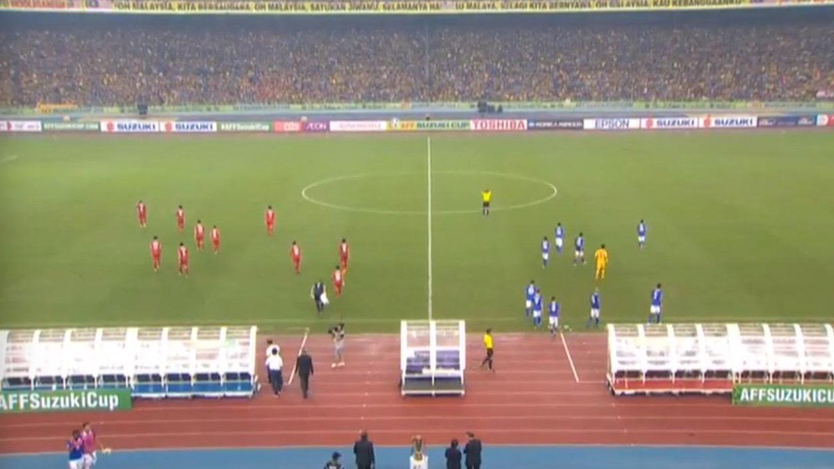 And the players are out for the second half. #AFFSuzukiCup http://t.co/GWtcJF93si