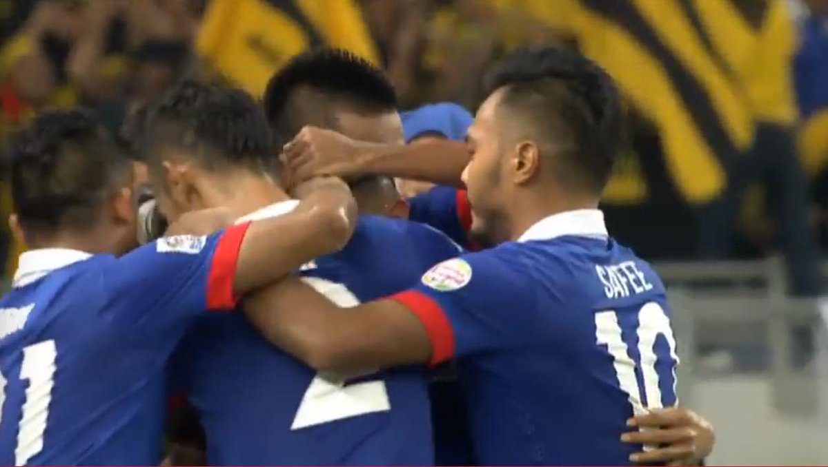 58' GOAL for Malaysia! What a lovely free kick from the leading goalscorer Safiq Rahim #AFFSuzukiCup http://t.co/uGQ2F6qsU6