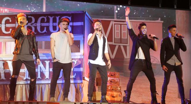 antena3com's tweet photo. Los chicos de @AurynOficial arrasan en su concierto en Madrid #CircusAvenueNight http://t.co/G4tW7fVlL7 http://t.co/tM6ZpJ7hMS
