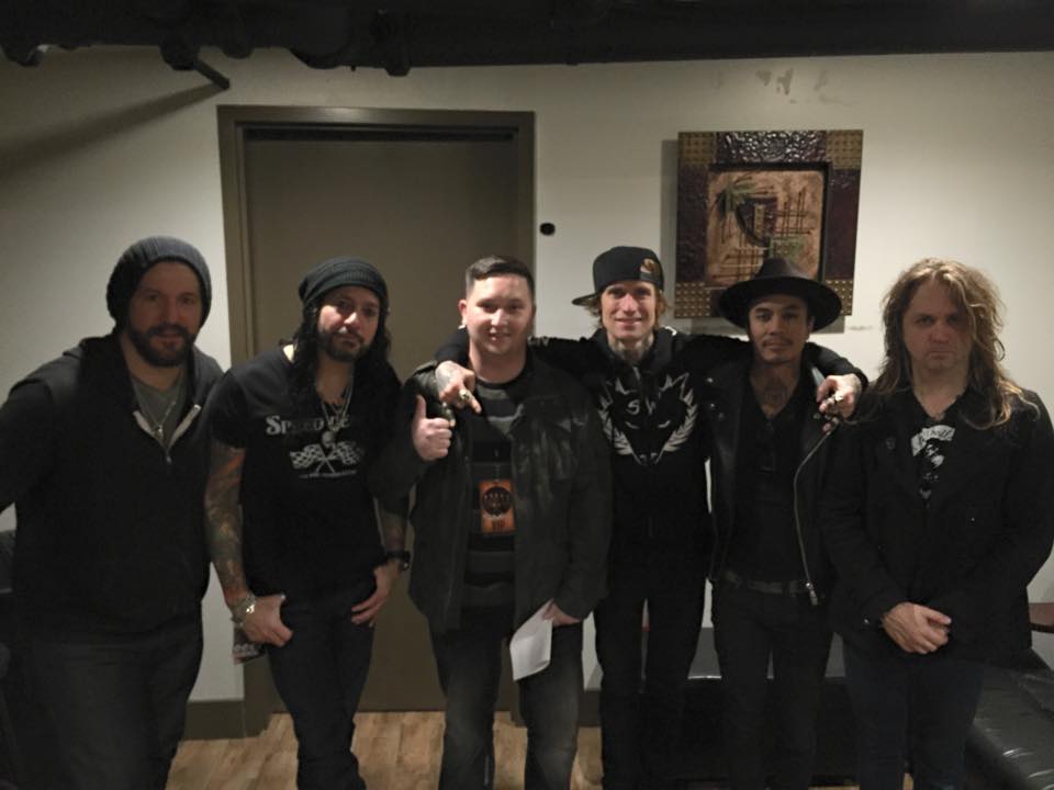 stevanlazo's tweet photo. I got to meet &amp; hang out with @Buckcherry last night, and talked vintage guitars with @TheRealKFN. Good times! http://t.co/Jrj6ZEORlh