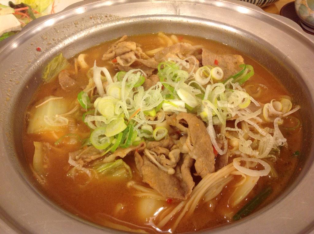 tthanomnua's tweet photo. อูด้งของเค้า.. แจ๋วจริงไรจริง .. แถมกิมจิและเนื้อนุ่ม.. พี่ขอคนเดียวนะครับนะ..:)

#UTAANDON #Bugen #บอกตัวเอง @aroii http://t.co/N96aalISWT