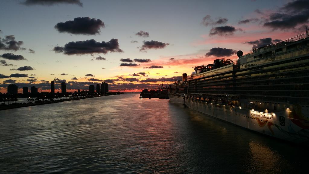 TengounViaje's tweet photo. Buenos días Miami http://t.co/ztLqJ37L5T