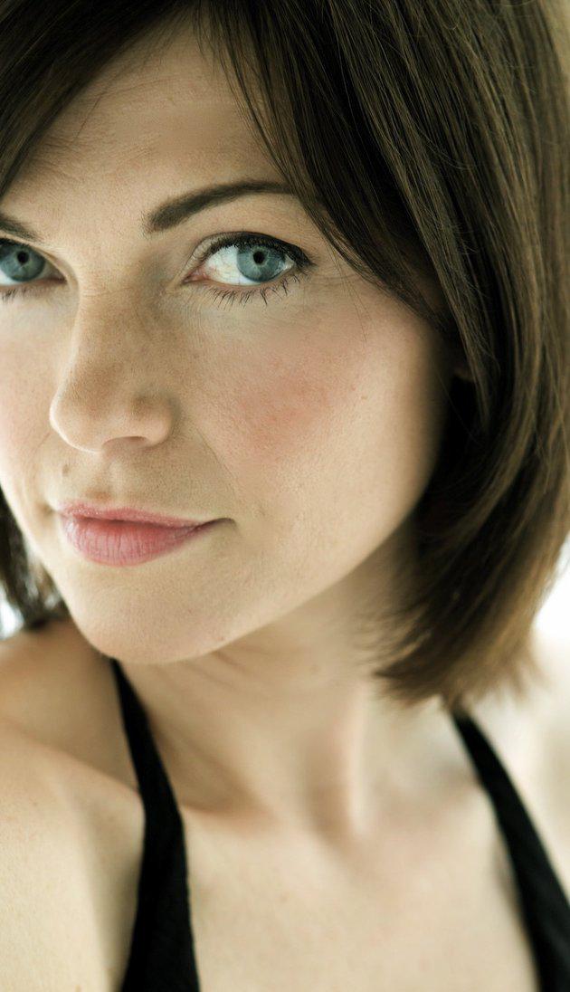 Happy Birthday to Nicole de Boer     