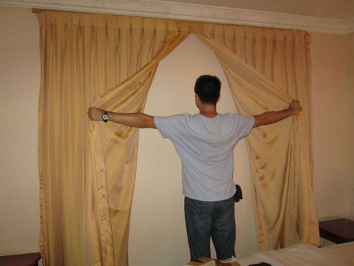 Demodavzla's tweet photo. Yo tratando de hacer compras buenas y baratas de ropa en Venezuela. http://t.co/ibVvmxXLap