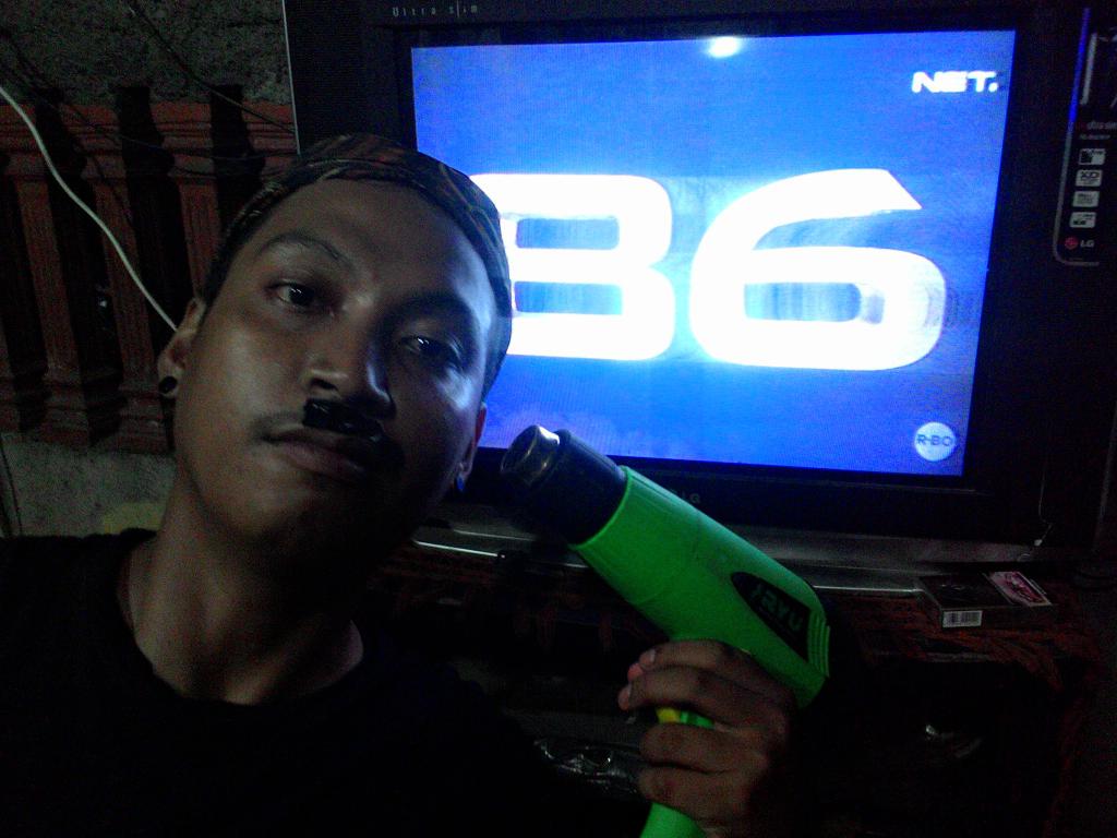djembonds's tweet photo. @netmediatama udh siap 86 ini ibu polwan #NETMILIUNER_4 http://t.co/jgLEOnPoKG