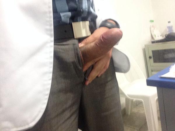 malaygaykid's tweet photo. “@PelikatMalaya: Doktor yang lazat! #KoteSiam #BigCock #Bulge #BulgeSpotter #Foreskin #Daddy #Hairy #Bapak #Om http://t.co/jsN6gsrgP2”