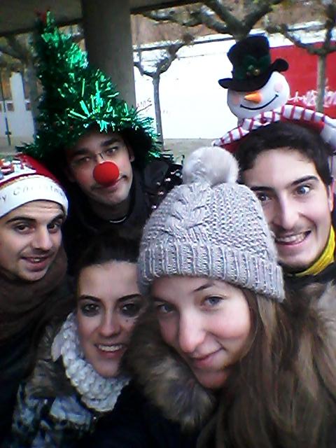 SPYSFjovenes's tweet photo. Esta mañana, como cada año, sembrando estrellas. #SembradoresDeEstrellas #SpySf #FelizNavidad http://t.co/xF8JOY0RV5