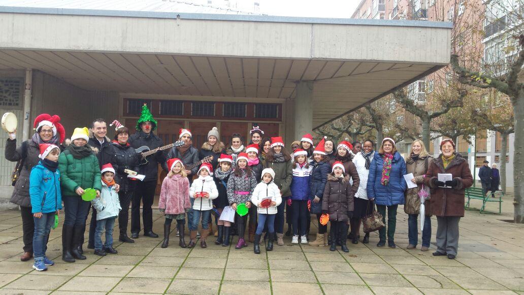 SPYSFjovenes's tweet photo. Esta mañana, como cada año, sembrando estrellas. #SembradoresDeEstrellas #SpySf #FelizNavidad http://t.co/xF8JOY0RV5