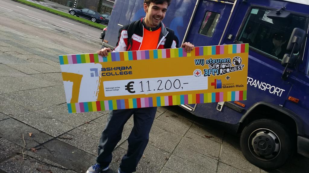 Foto's van de aankomst in Haarlem! <a href="/AshramCollege/">Ashram College</a> <a href="/SeriousRequest/">3FM Serious Request</a>