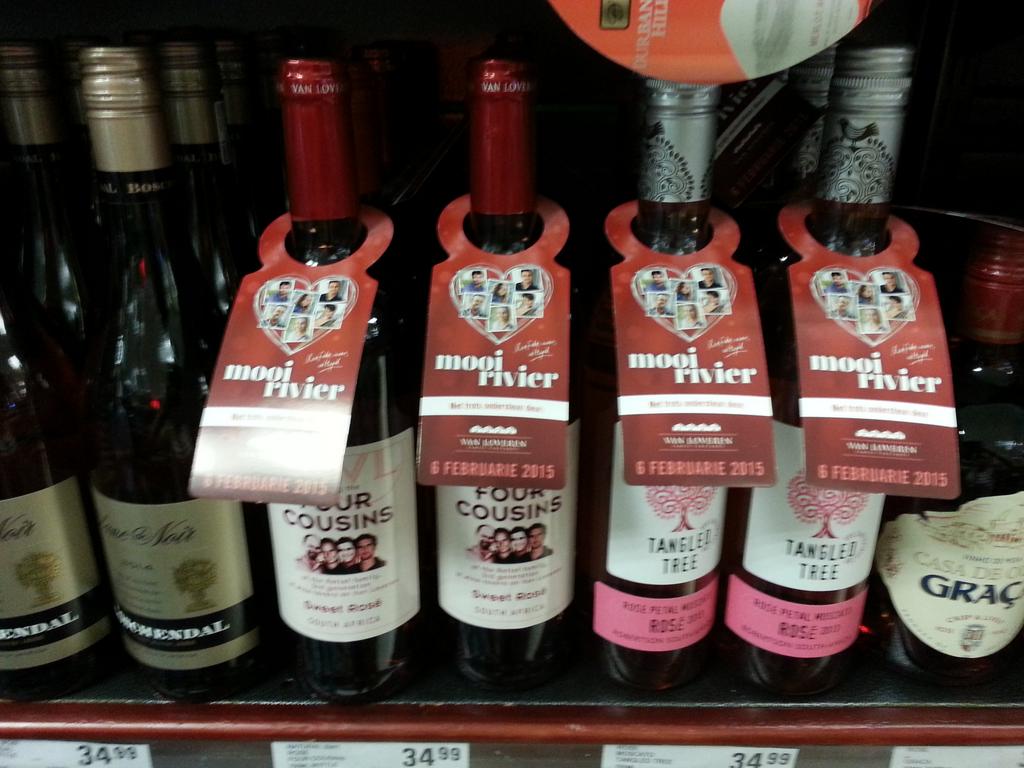 Mooiste <a href="/MooirivierFilm/">Mooirivier Film</a> necktags vir @vanloverenwines