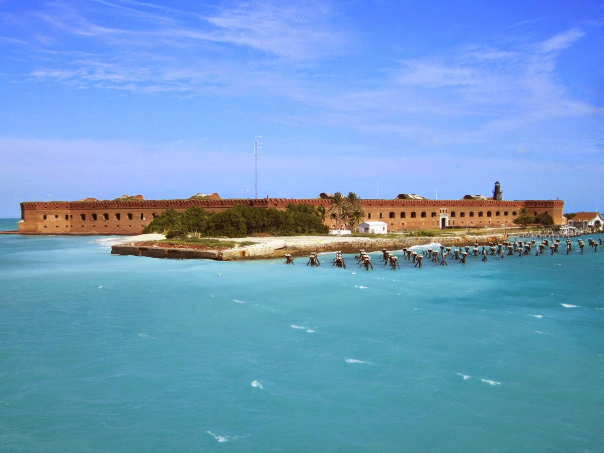 tim_jones's tweet photo. #drytortugas It was a bit windy,but we had a great time spending the night on that little island. http://t.co/E0GRaWW9r6