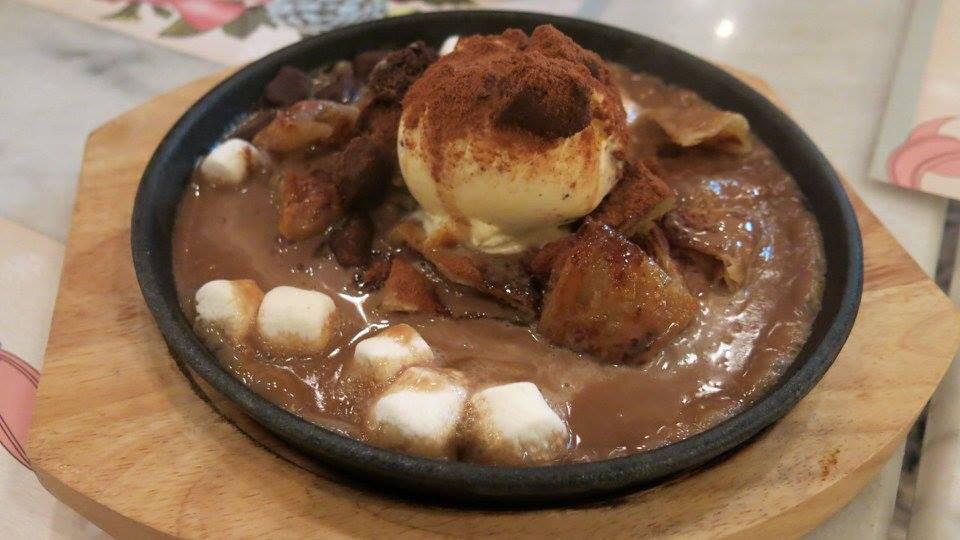 Audrey ทองหล่อซ.10 บรรยากาศดี ตอนกลางคืนมีดนตรีสด(มือกีต้าร์หล่อ) #อร่อยนะรู้ยัง #อร่อยไปแดก