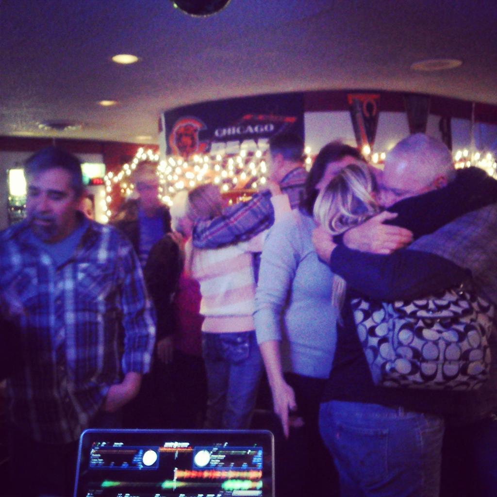 OfficialPheen's tweet photo. #packed #djs #pheen http://t.co/fZNzHt5eMm