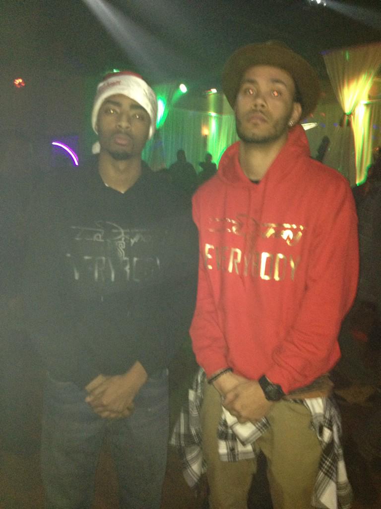 TallColeWorld's tweet photo. 👀#InDisThangVsEverybody #PurpleMartini #InDisThangENT ! ✊ http://t.co/fpPPZwgQdW
